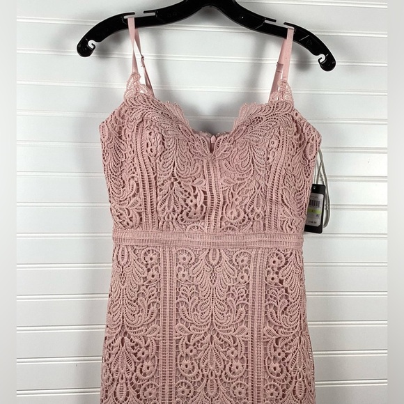 GUESS   NWT Textured Knit Slipdress  with lace Tgread detail Midi Dress Size 4 - Picture 4 of 14